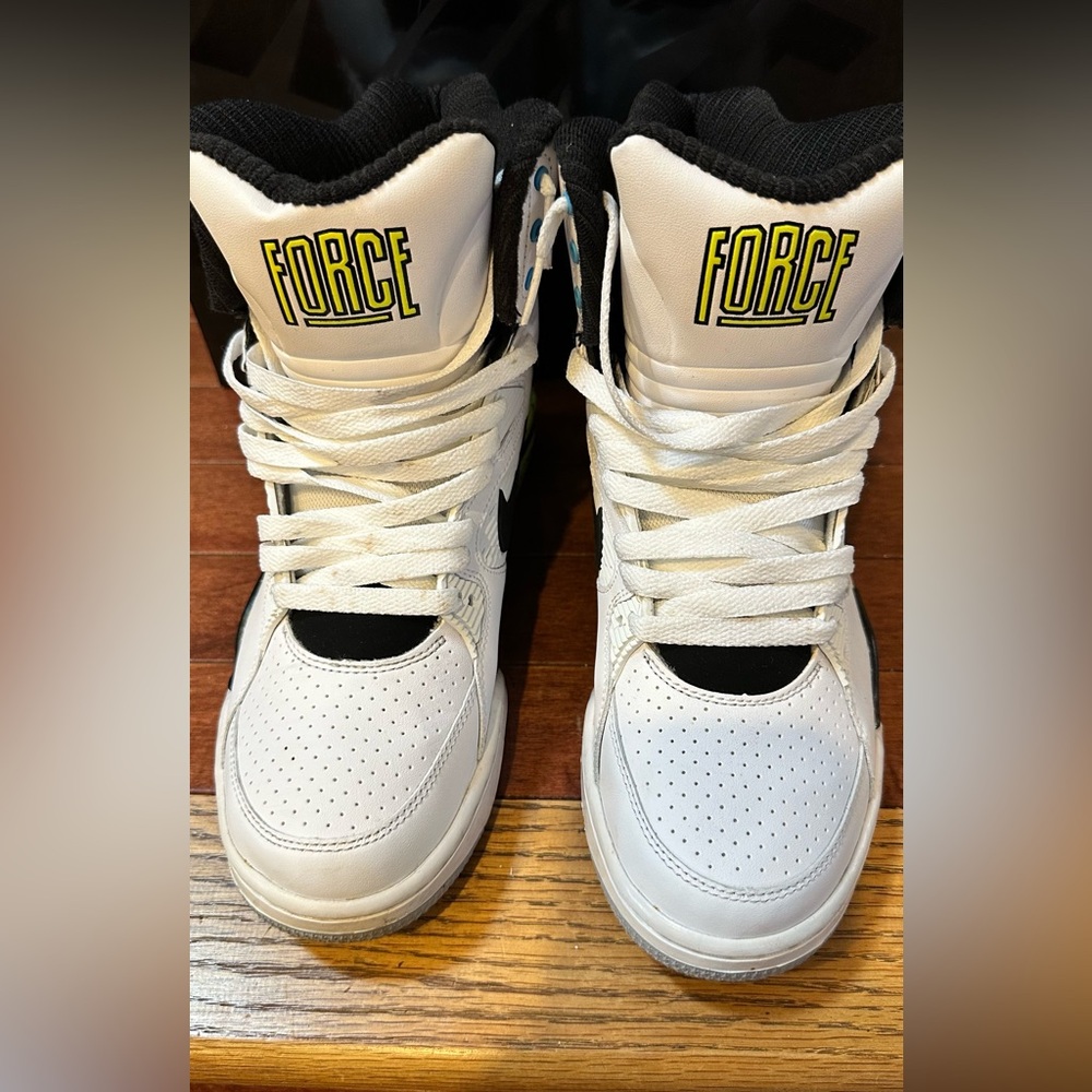 Nike Air Command Force - Picture 2 of 13